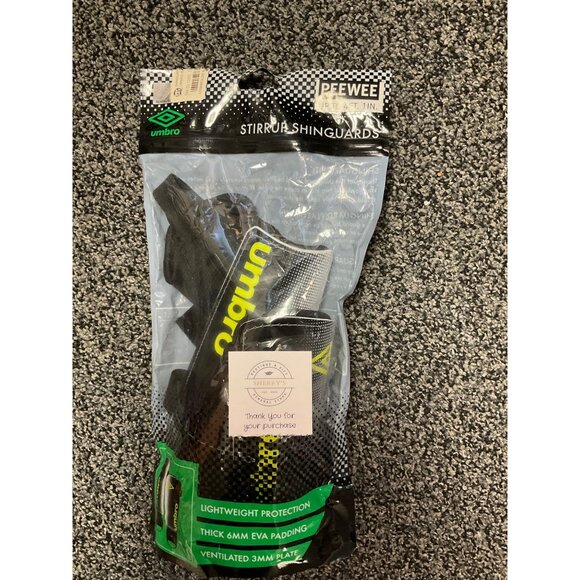 Umbro Peewee Stirrup Shinguards With 6mm EVA Padding & 3mm Ventilated Plate - Picture 2 of 4